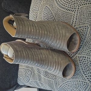 Paul Green Cayanne Bootie Sandals Woven Peep Toe Metallic Leather Comfort US 8.5